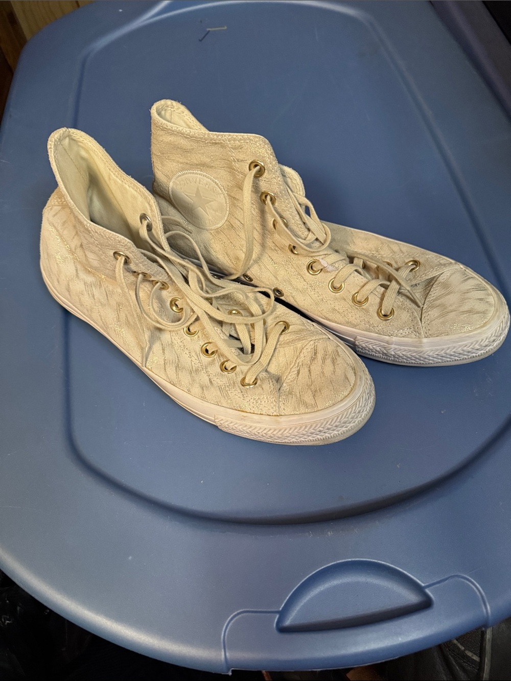 Converse High Top Sneakers in Light Beige/Cream